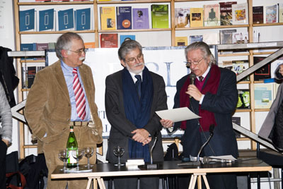 Da sinistra, Giulio Ferroni, Roberto Pazzi e Velio Carratoni